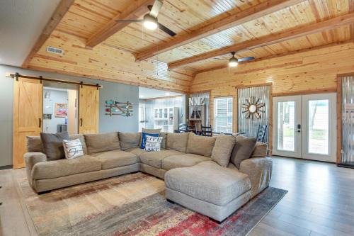 Grantville Haus | Spacious Ozawkie Home - Near Lake Perry!
