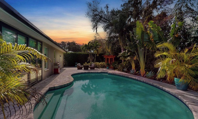 Boyette Springs Haus | Spacious Pool Home in Riverview