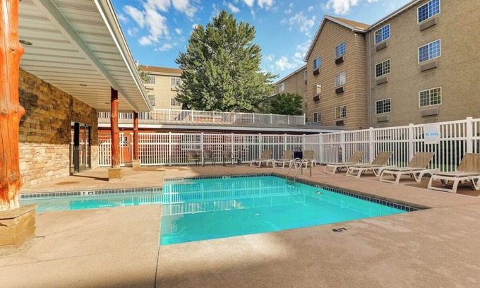 Columbia Hotel | Spacious Rustic-Charm Suites in Columbia - Pool, Fireplace | 2 Units