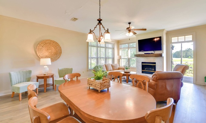 Springfield Villa | Spacious Springfield Home w/ Golf Course View!