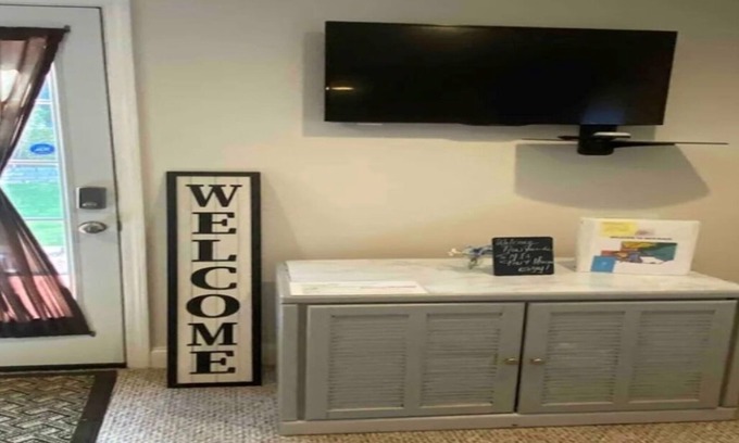 Lilburn Wohnung | Spacious Studio Gem! - North of Atlanta near Stone Mountain