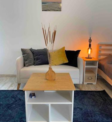 Atalaia Wohnung | Spacious Studio in Sunny Villa Minutes to Beach