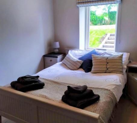 Clogherhead Haus | Spacious Thatched cottage with modern facilities in seaside village