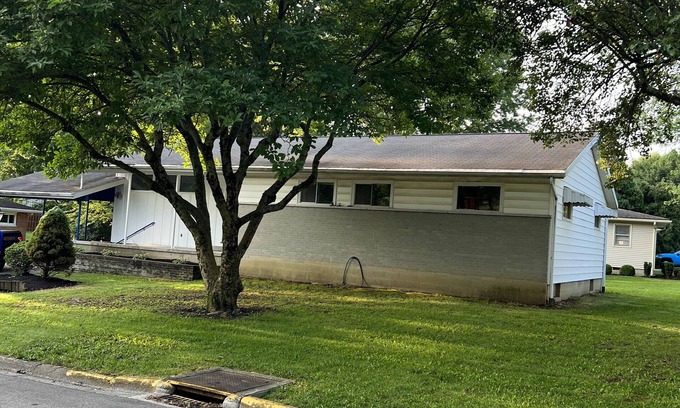 Wilmington Haus | Spacious three bedroom home located 5 minutes from WEC