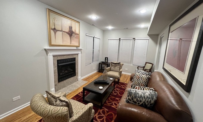 Essex Eigentumswohnung | Spacious two bedroom condo with a cozy feel!