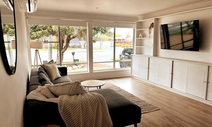 Yarrawonga Haus | Spacious Unit in Convenient Location