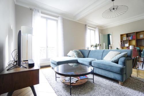 Quartier de la Folie-Mericourt Wohnung | Spacious unoverlooked nest with open view