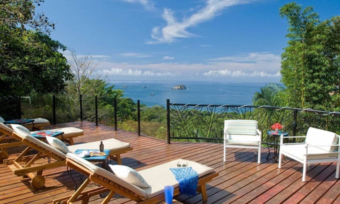 Manuel Antonio Villa | Villa mit 6 Kingsize-Betten. 3 Pools mit Sonnendeck. Atemberaubende Aussicht auf den Ozean.