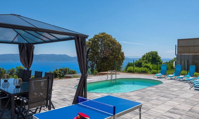 Gondolici Villa | Geräumige Villa in Strandnähe mit Meerblick und Privatem Pool
