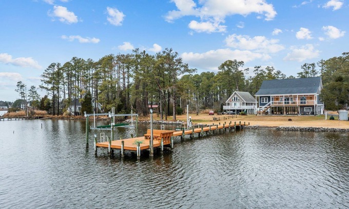 Belhaven Haus | Spacious waterfront home w/ dock, kayaks, paddleboards, cornhole & more!