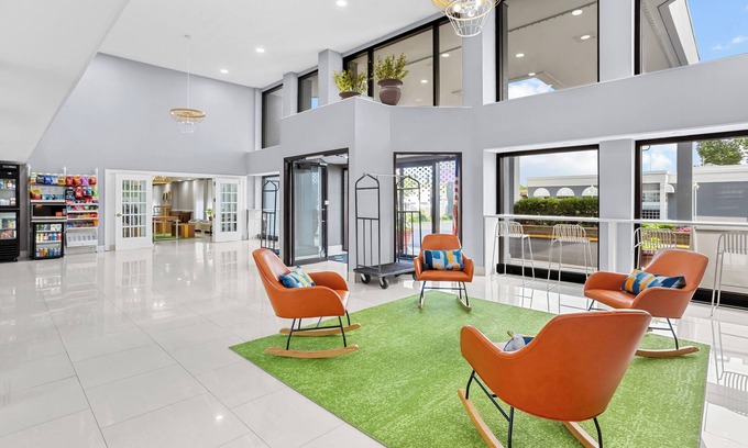 Des Plaines Hotel | Spark by Hilton Des Plaines Chicago O'Hare