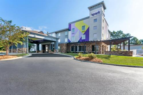 Dothan Hotel | Spark by Hilton Dothan
