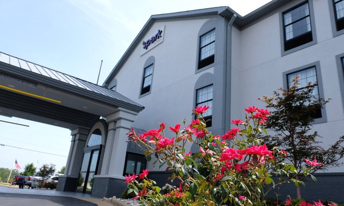 North Little Rock Hotel | Spark by Hilton North Little Rock