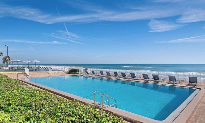 Ormond Beach Hotel | Spark by Hilton Ormond Beach Oceanfront
