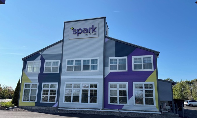 South Portland Hotel | Days Inn by Wyndham Airport/Maine Mall