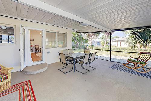 Lantana Haus | Sparking Ocean