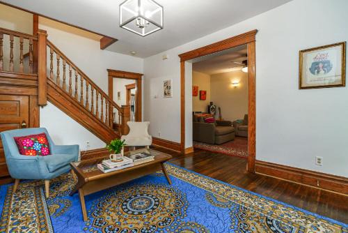 Weinland Park Haus | Sparkling 3BR Remodeled Walk to Campus Short North