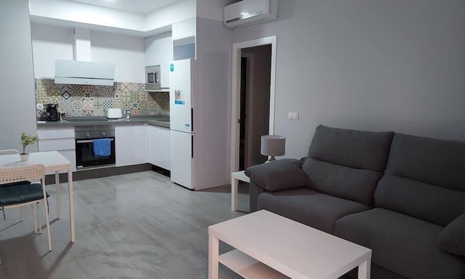 Ciudad Jardin Wohnung | Spectacular renovated loft in Córdoba by beBalmy