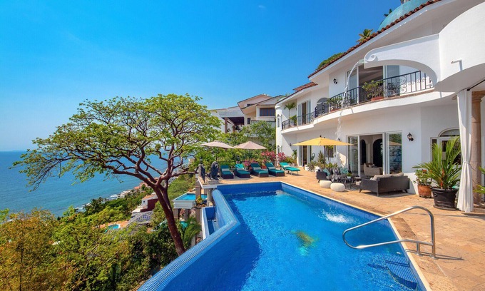Conchas Chinas Haus | Villa im mediterranen Stil mit Meerblick in Conchas Chinas
