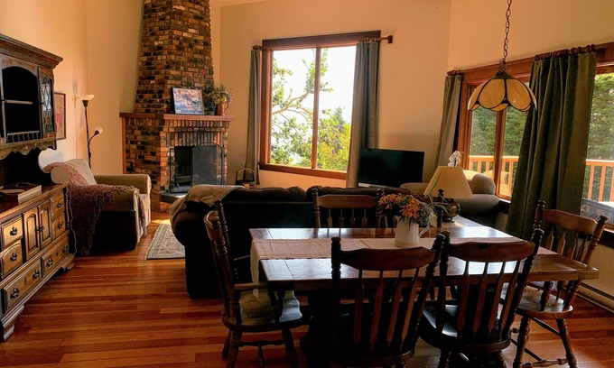 Otter Point Haus | Spectacular views, near beaches