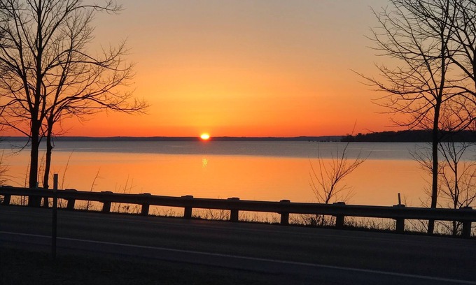 Suttons Bay Haus | Herrliches Suttons Bay View Haus in Michigan Wine Country.