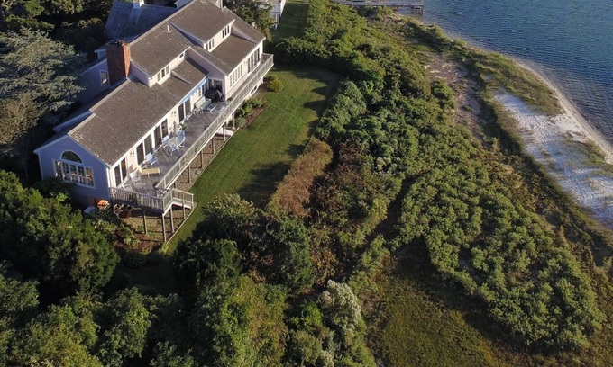 Silver Beach Haus | Spektakuläre Waterfront Cape Cod Home, Oceanfront und Beach, AC, Wifi Deck w Grill!