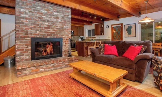 Brockway Haus | Speedboat Beach Cabin