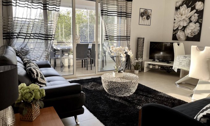Telheiro Wohnung | Wohnung Lagos Marina 100m2 FREE WIFI / FREE POOL, KLIMAANLAGE.