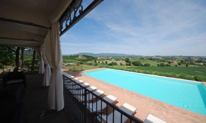 Spoleto Wohnung | Spoleto am Pool, apt. 6 - herrliche Aussicht, nur 1,2 km vom alten Schlepptau