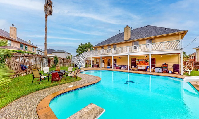 Spring Haus | Sprawling home with enclosed yard, pool, balcony, fireplaces, & AC - dogs ok