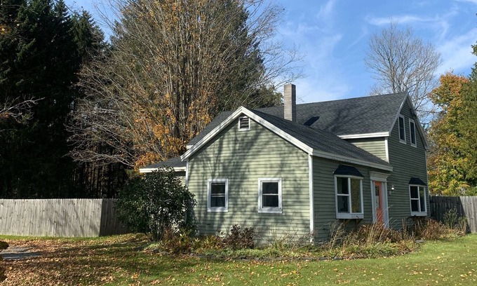 Austerlitz Haus | Spring in the Berkshires. Forest, Sun, Huge Deck, BBQ, Firepit, Pool!