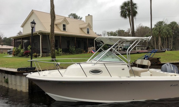 Fort McCoy Haus | Springfed Canal on Lake George/ Large 4 Bedroom house on water/Boat Ramp/Hot Tub