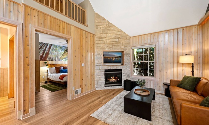 Fish Creek Hotel | Spruce and Shore Motel