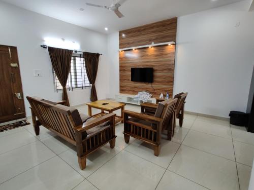 Chikkamagaluru Wohnung | SS LUXURY Comforts-Two bedroom