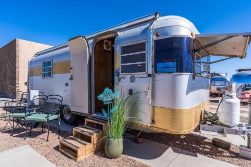 Tombstone Bed & Breakfast | SS Mindy - A Unique Tombstone Stay