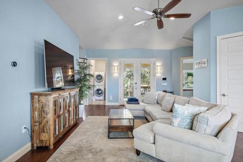 Belle Vista Haus | St. Pete Beach Executive Waterfront Retreat
