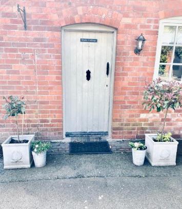 Cheswardine Haus | STABLE COTTAGE