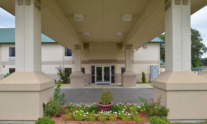 Star City Hotel | Star City Inn & Suites