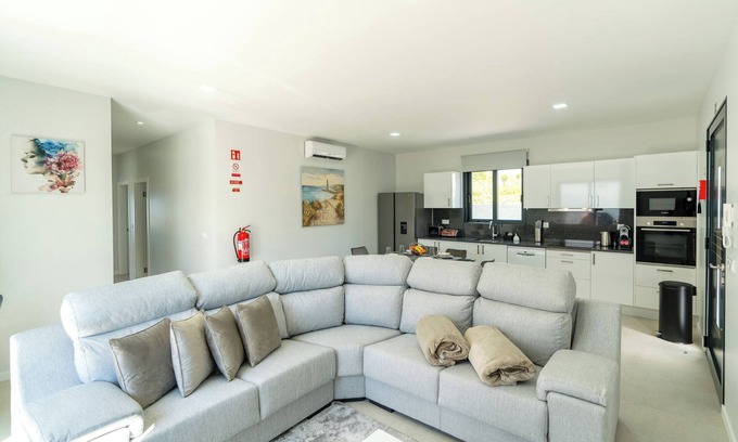 Estrela da Calheta Haus | Star House -Jacuzzi & Lovely Mountain View