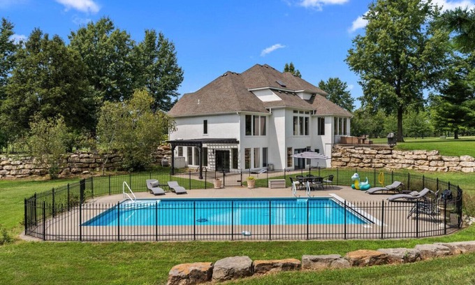 Lee's Summit Haus | Stay at Whispering Pines