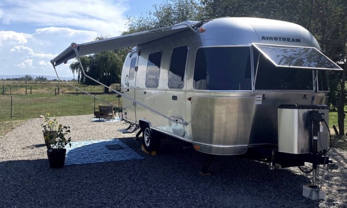 Bingham County Haus | Stay in style at a hobby farm!