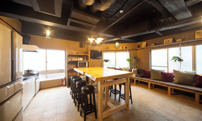 Kannai Wohnung | Stay in Yokohama Retro Old Town, film and drama locations! 5LDK, 100 sq.m. 5-minute walk to JR Kannai Station and 6 stations on 4 lines are available!