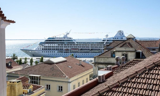 Santo Estevao Haus | Stay local in Alfama! Deolinda central Home, amazing view