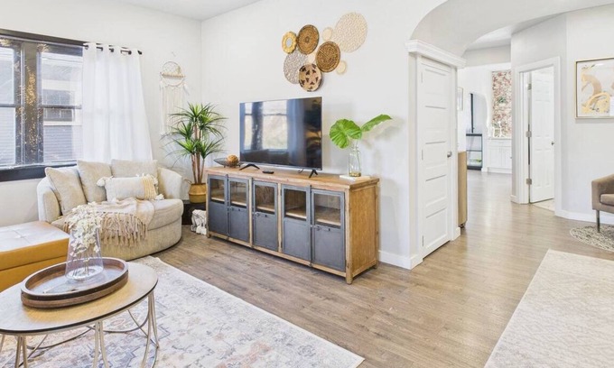 Albany Haus | Stay right downtown at a historical updated property