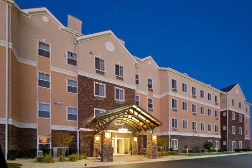 Rockford Hotel | Staybridge Suites Rockford by IHG