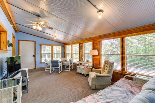 Steinhatchee Haus | Steinhatchee Home with Grill Hike, Hunt and Fish!