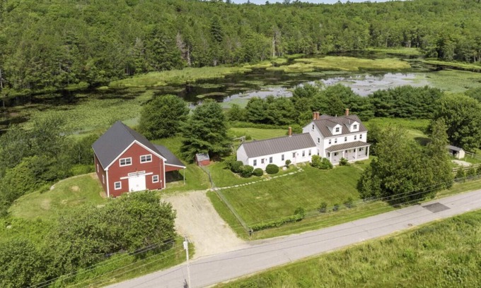 Boothbay Haus | Step Back in Time with Modern Comforts: Historic 1820s Farmhouse on Wade Pond