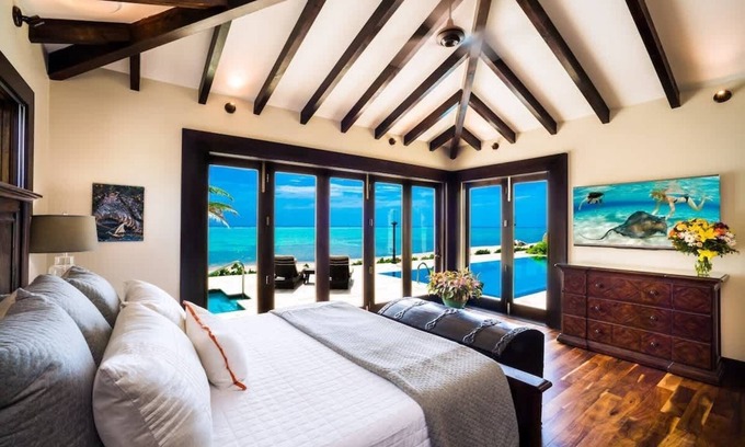 Gun Bay Haus | Stepping Stone 4 BR East End Luxury Oceanfront