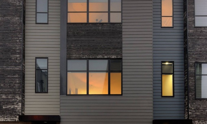 Dahlman Haus | Steps from Downtown Omaha! Rooftop firepit & luxury accommodations
