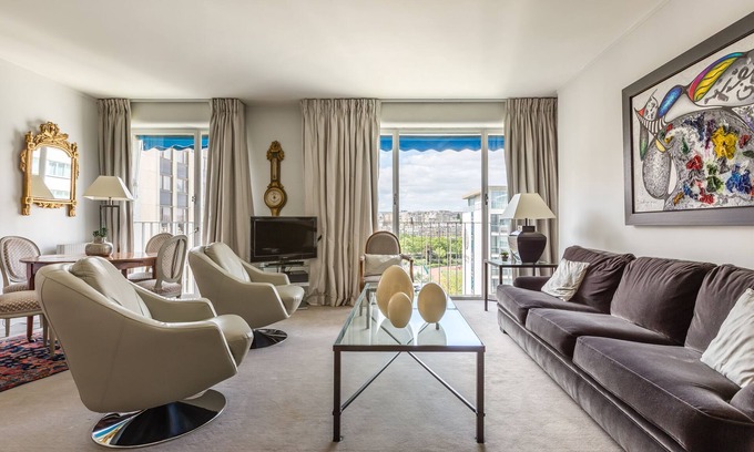 Grenelle Wohnung | 2 Minuten zu Fuß zum Eiffelturm! Modernes 2-Bett, in bester Lage (Veeve)